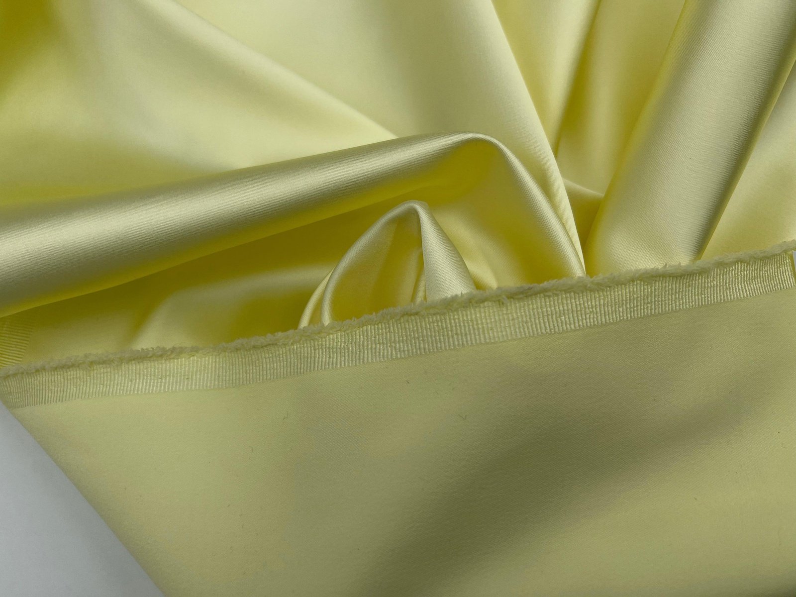 SATIN DUCHESSE EXTENSIBLE JAUNE JOLI PÂLE laize de 135cm - coupon de tissu de 3 mètres - My Little Coupon - tissu - coudre