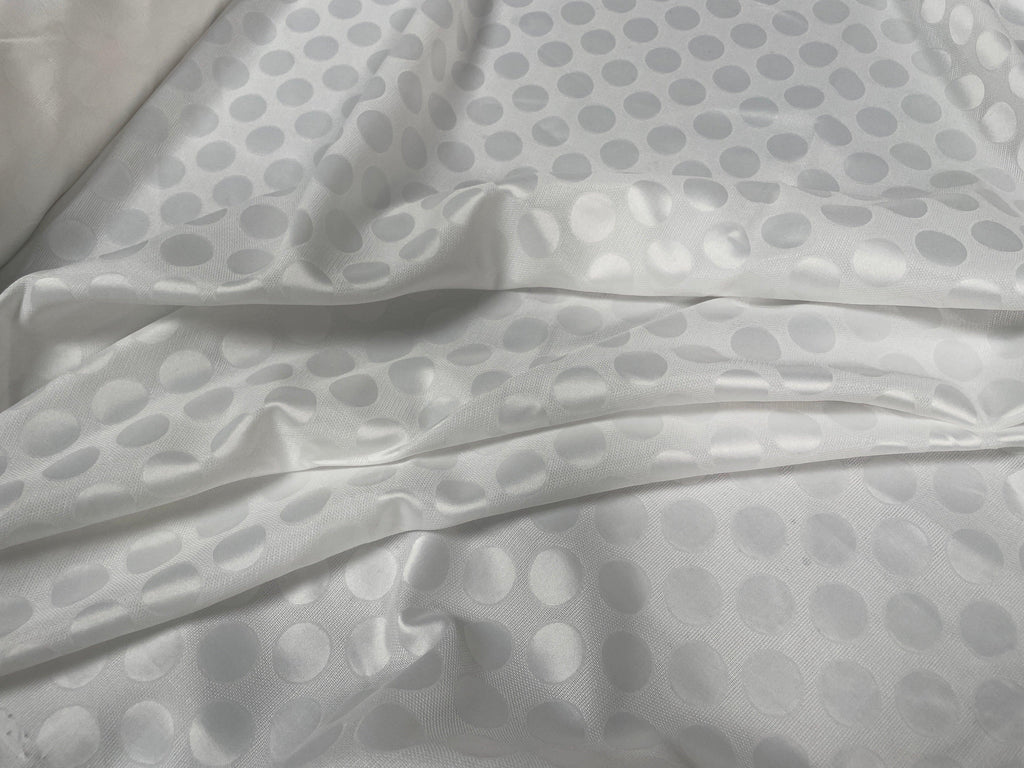 TOILE FAÇONNÉE CIRCLES IN WHITE SATIN - My Little Coupon - tissu - coudre